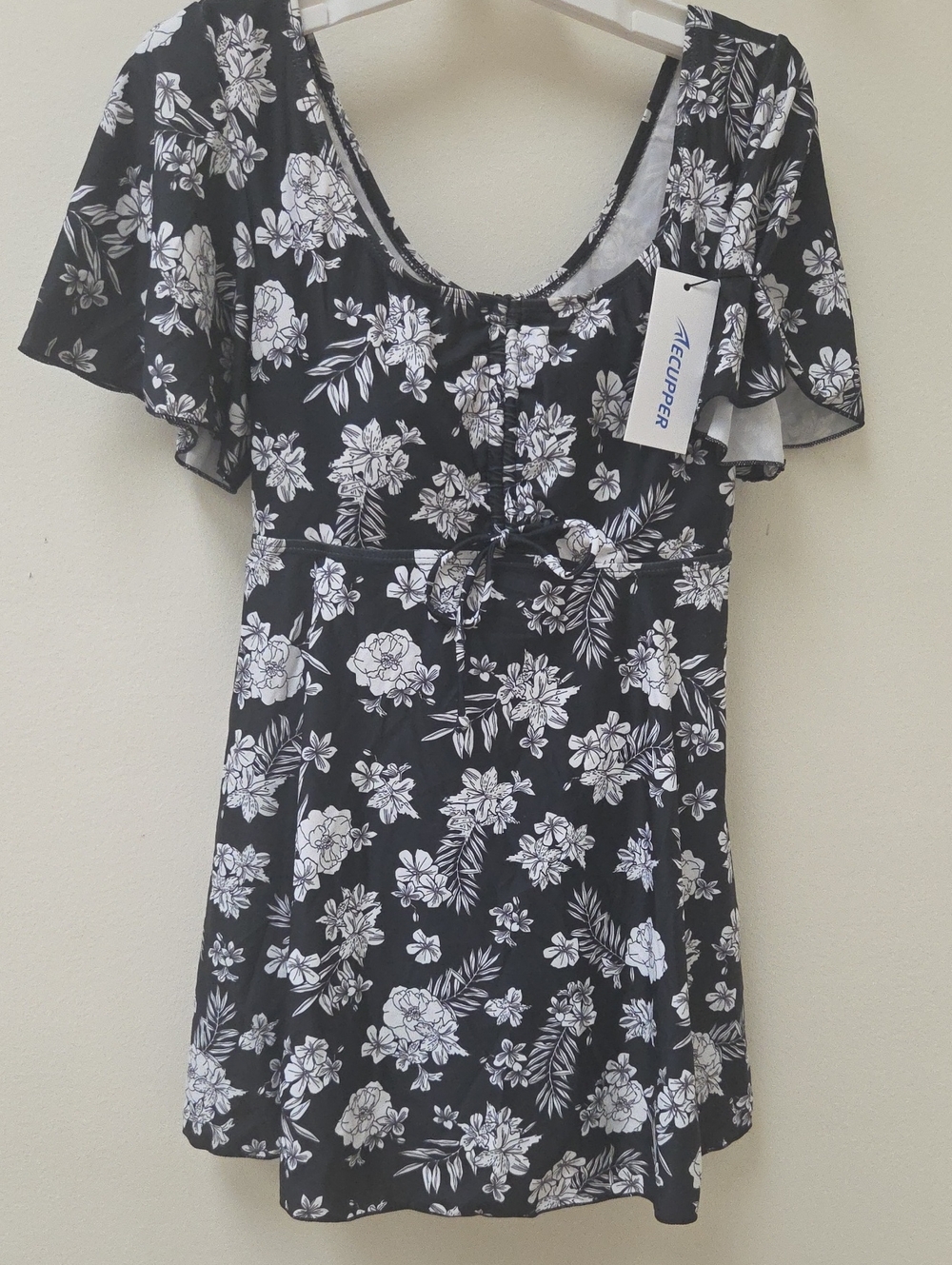 Ecupper Black & White Floral Swimsuit